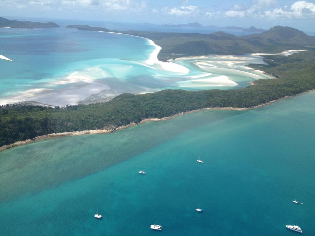 Colonial Court Beachfront Motel & Holiday Stay Airlie Beach Extérieur photo