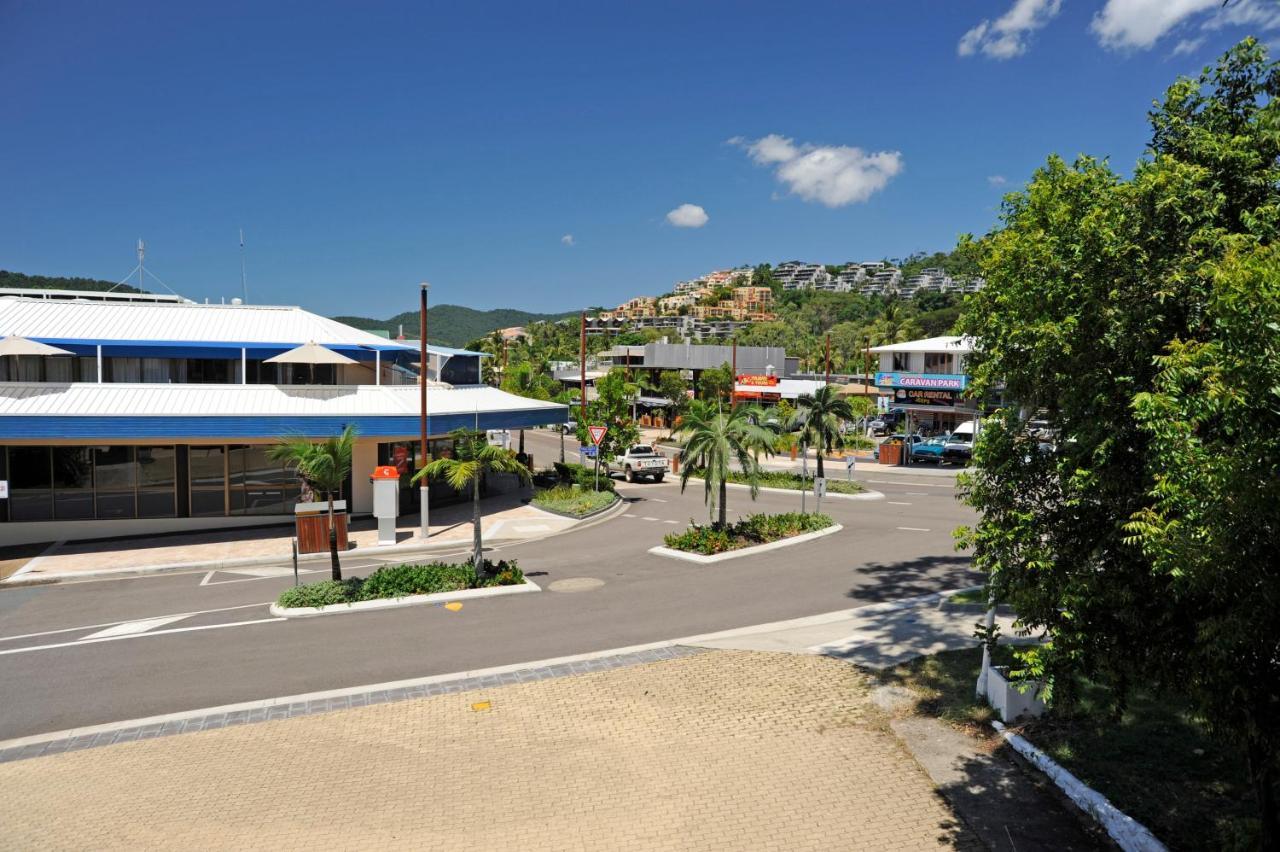 Colonial Court Beachfront Motel & Holiday Stay Airlie Beach Extérieur photo